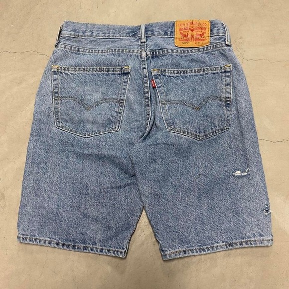Vintage Levi's 505 light Wash Jean shorts - Picture 4 of 6